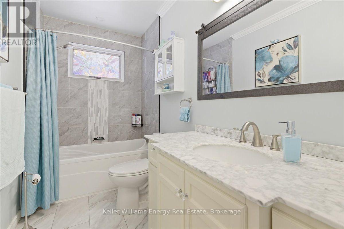 Main Bathroom (2026) - 30 Dominion Drive, Kawartha Lakes (Lindsay), ON