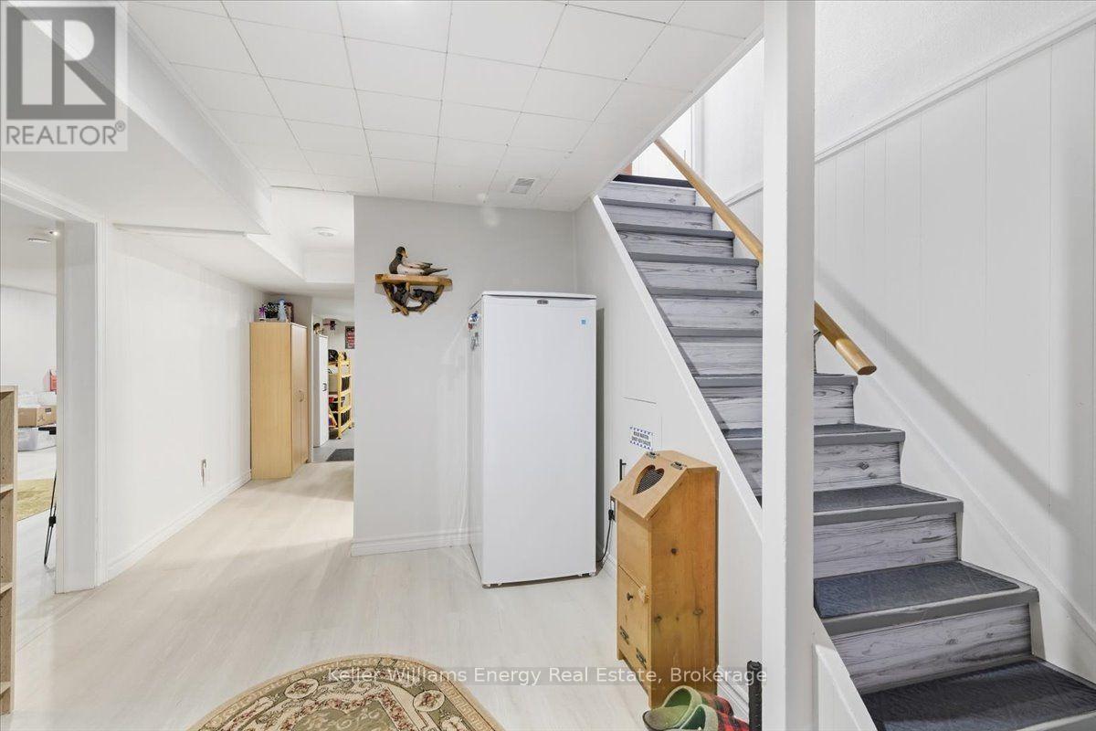 Separate Entrance To Basement - 30 Dominion Drive, Kawartha Lakes (Lindsay), ON