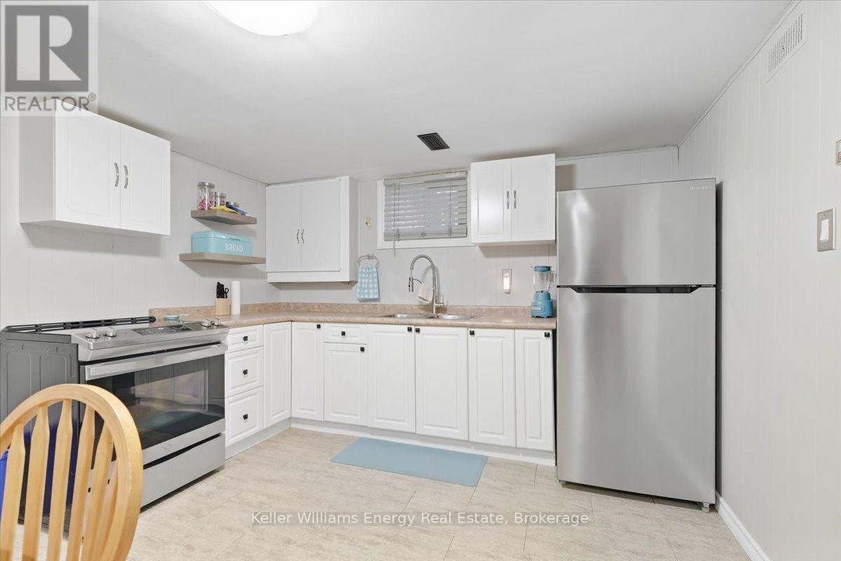 Kitchen (Lower) - 30 Dominion Drive, Kawartha Lakes (Lindsay), ON