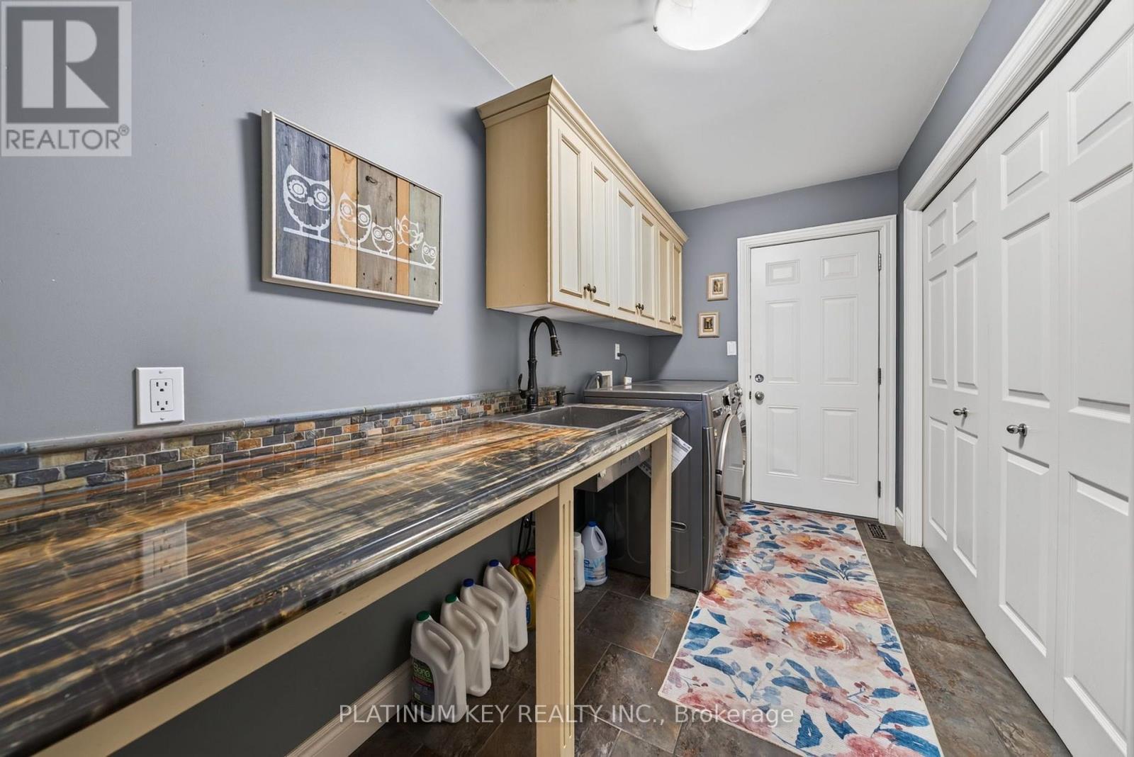 9 Ronald Bloore Drive, Sarnia, ON