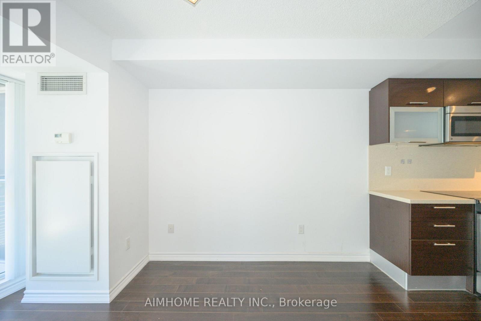 1405 - 386 Yonge Street, Toronto, ON
