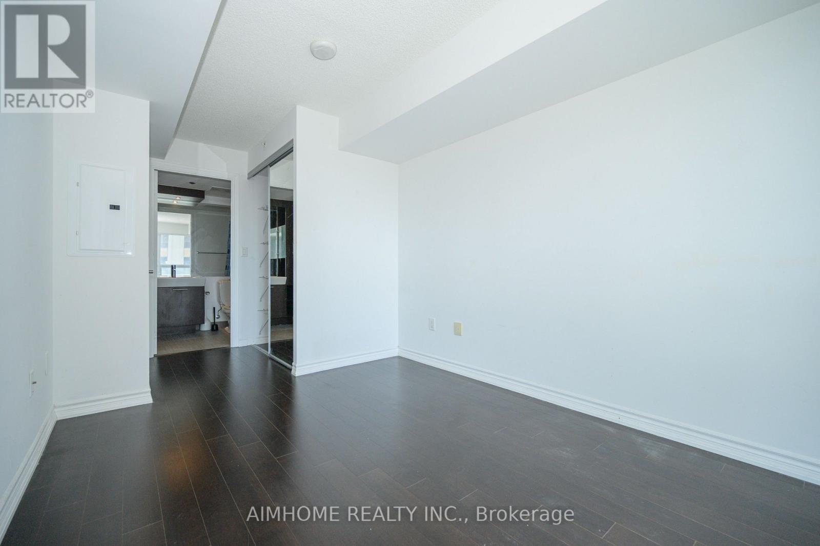 1405 - 386 Yonge Street, Toronto, ON