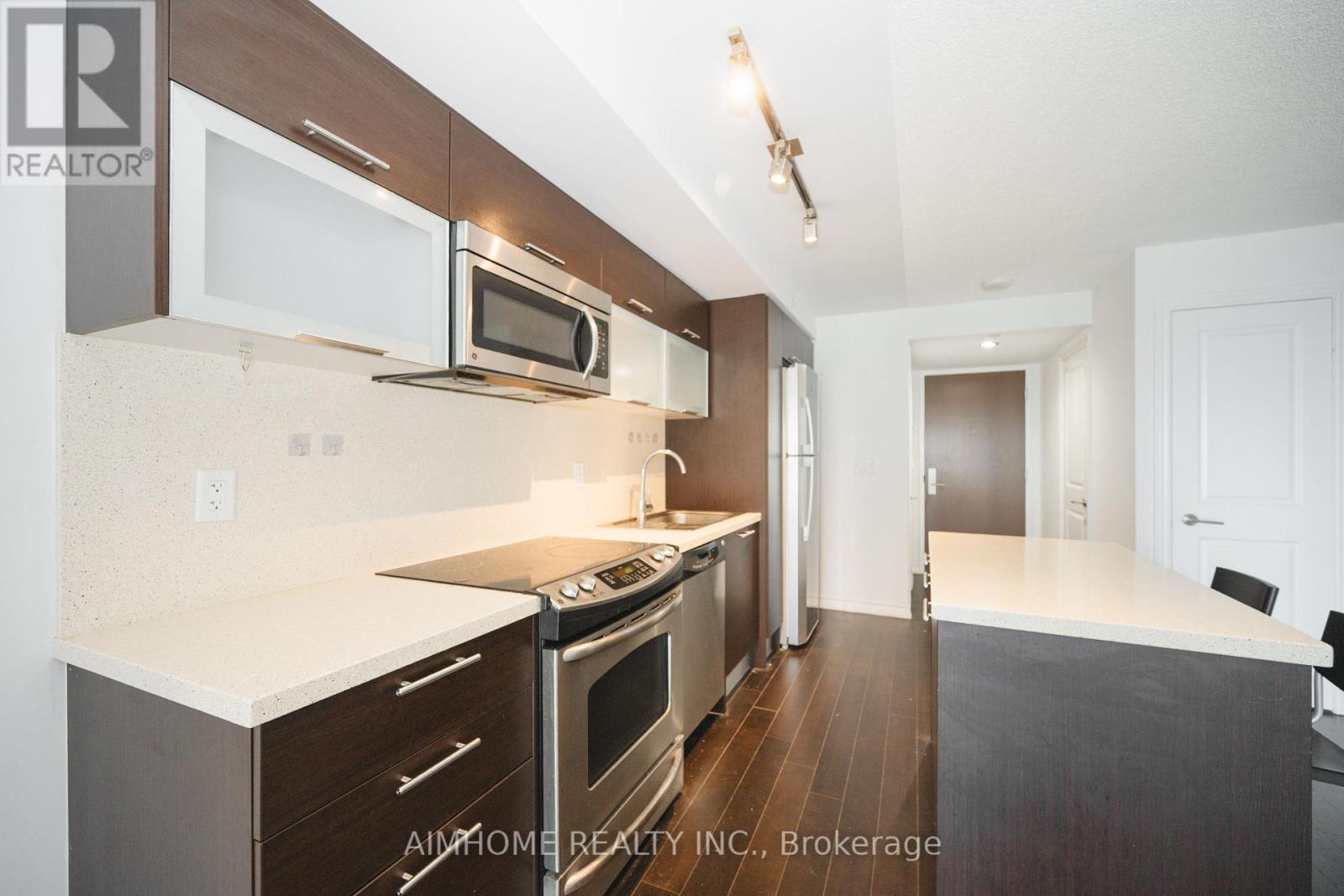 1405 - 386 Yonge Street, Toronto, ON