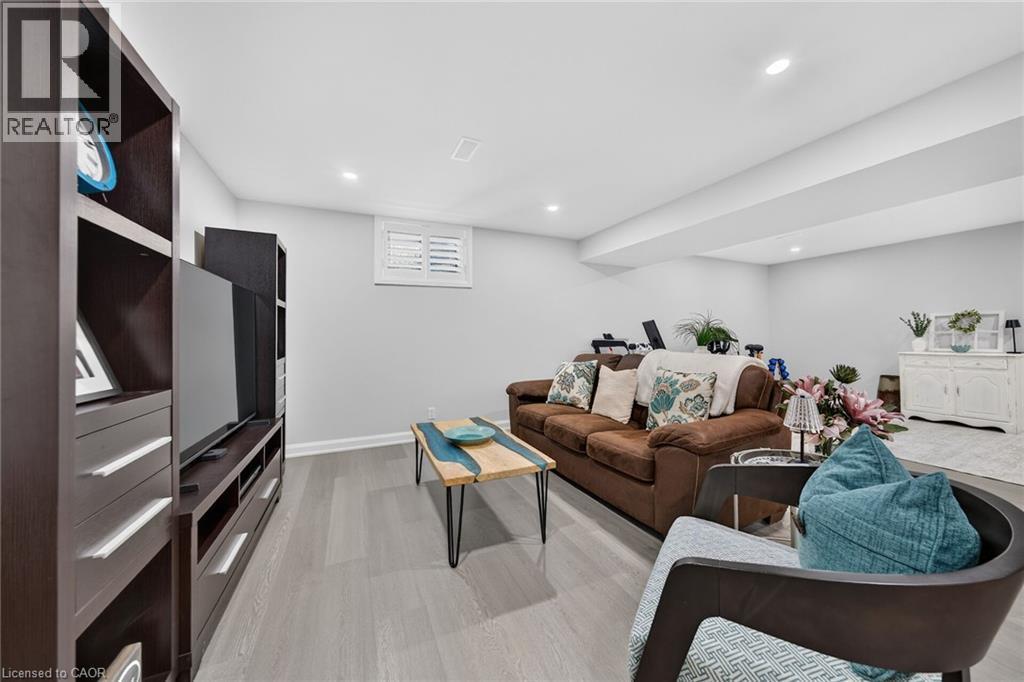 10 Macneil Court, Hagersville, ON