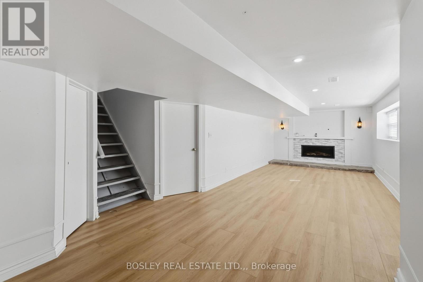 Finished basement - rec room w/ gas fireplace - 12 Glenhurst Circle, St. Catharines (Oakdale), ON