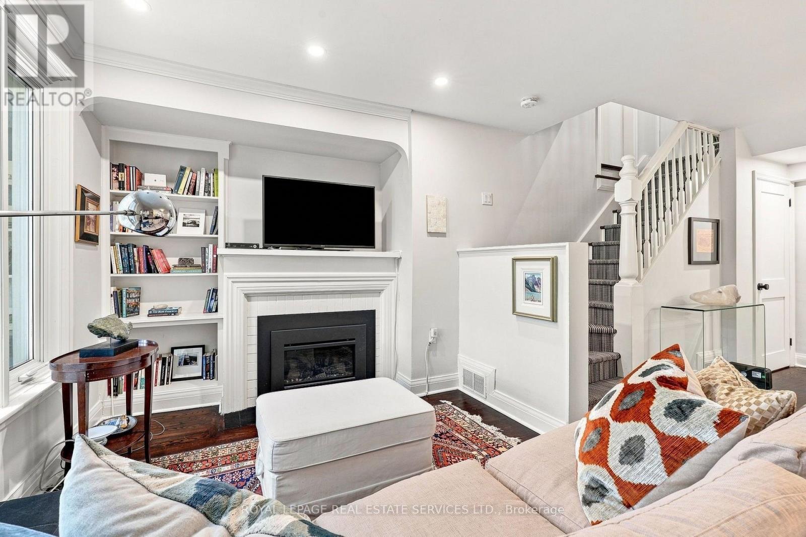 372 Trafalgar Road, Oakville, ON