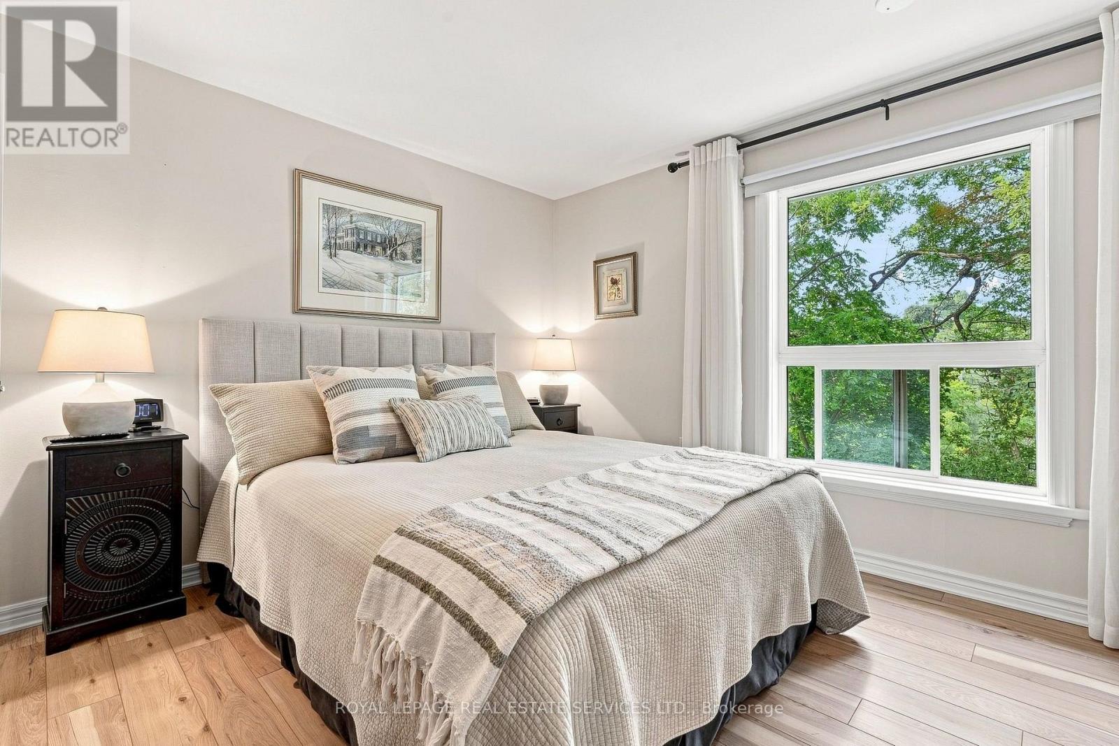 372 Trafalgar Road, Oakville, ON