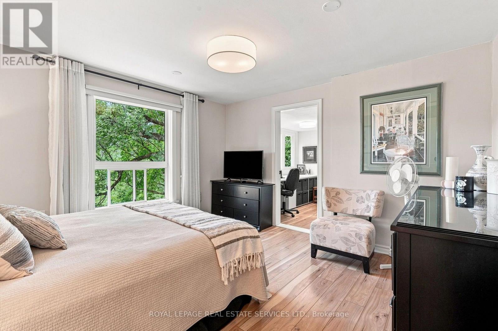372 Trafalgar Road, Oakville, ON