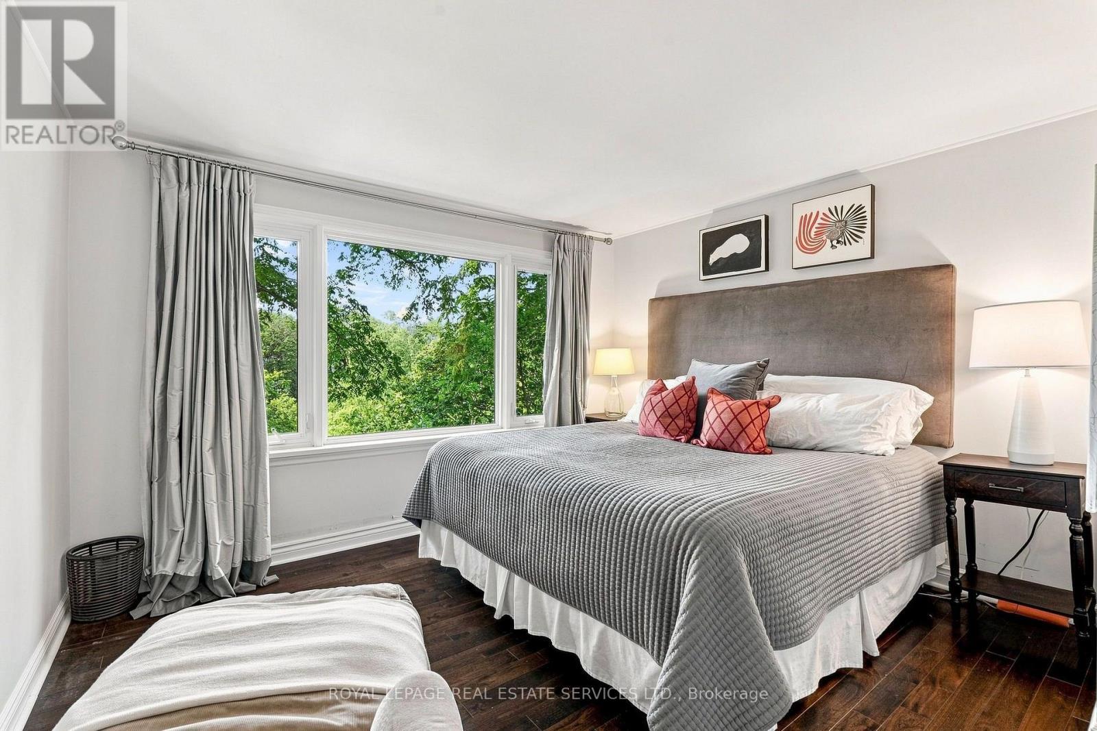 372 Trafalgar Road, Oakville, ON