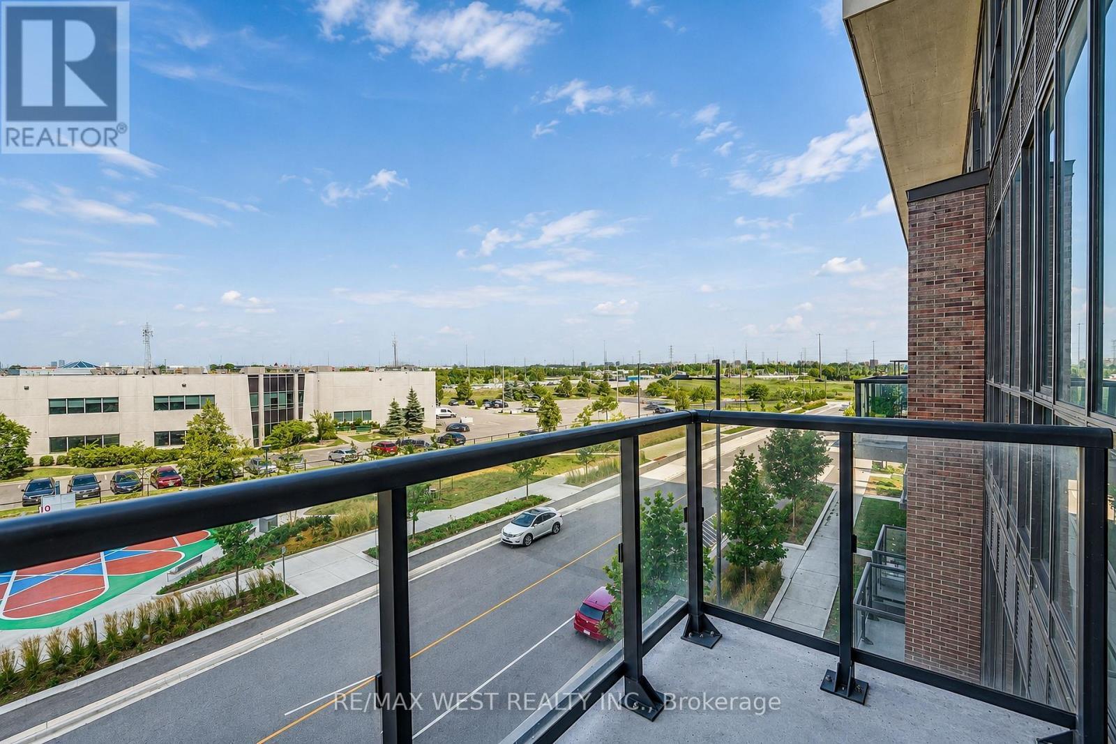 311 - 60 Honeycrisp Crescent, Vaughan, ON