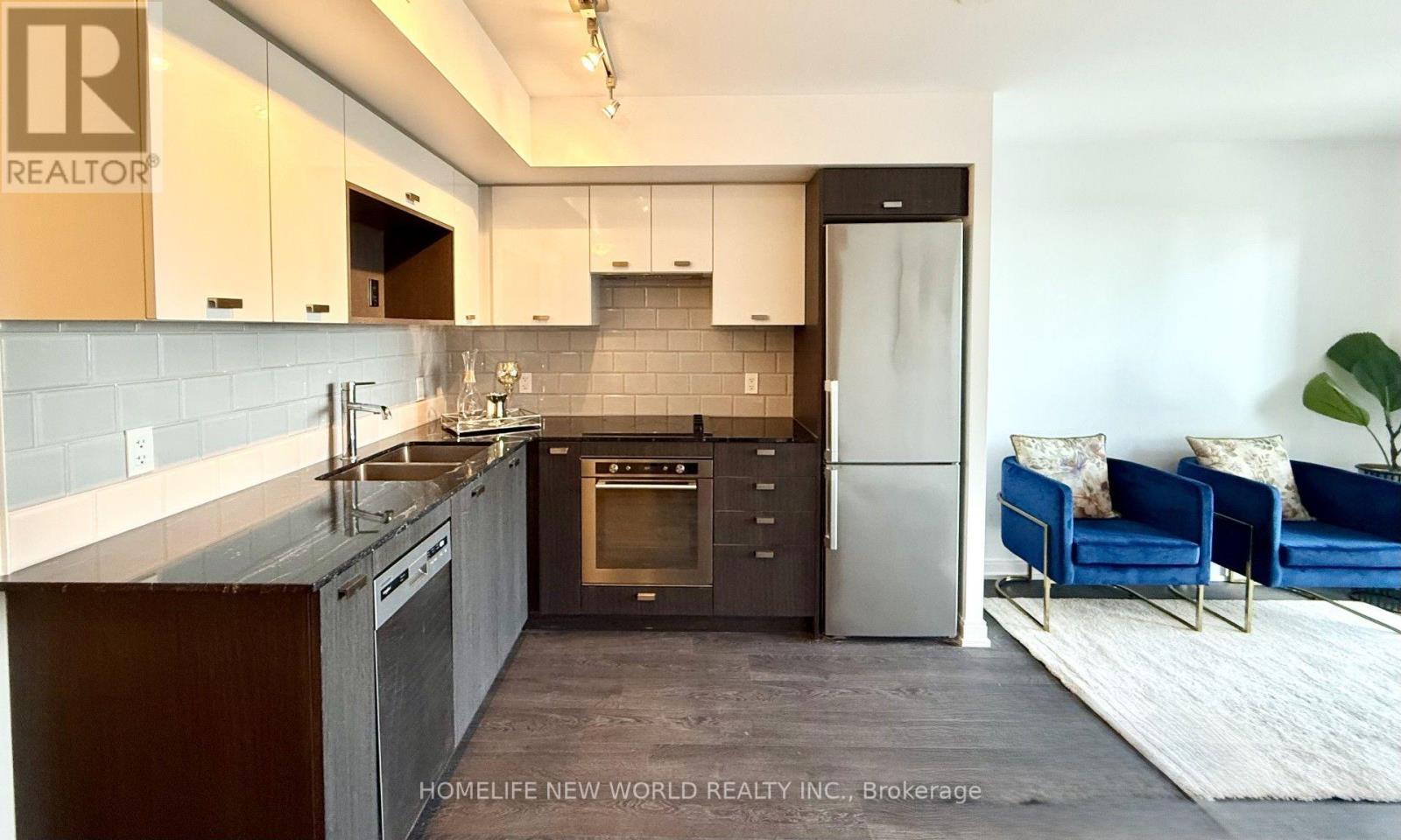 2015 - 275 Village Green Square, Toronto, ON