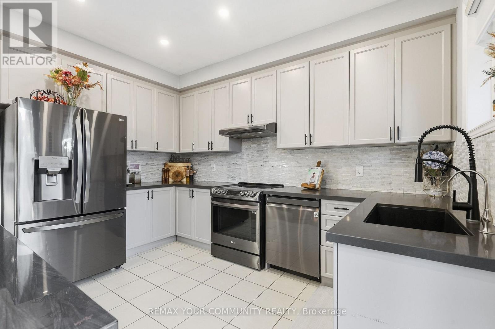 6 Jackson Drive, New Tecumseth, ON