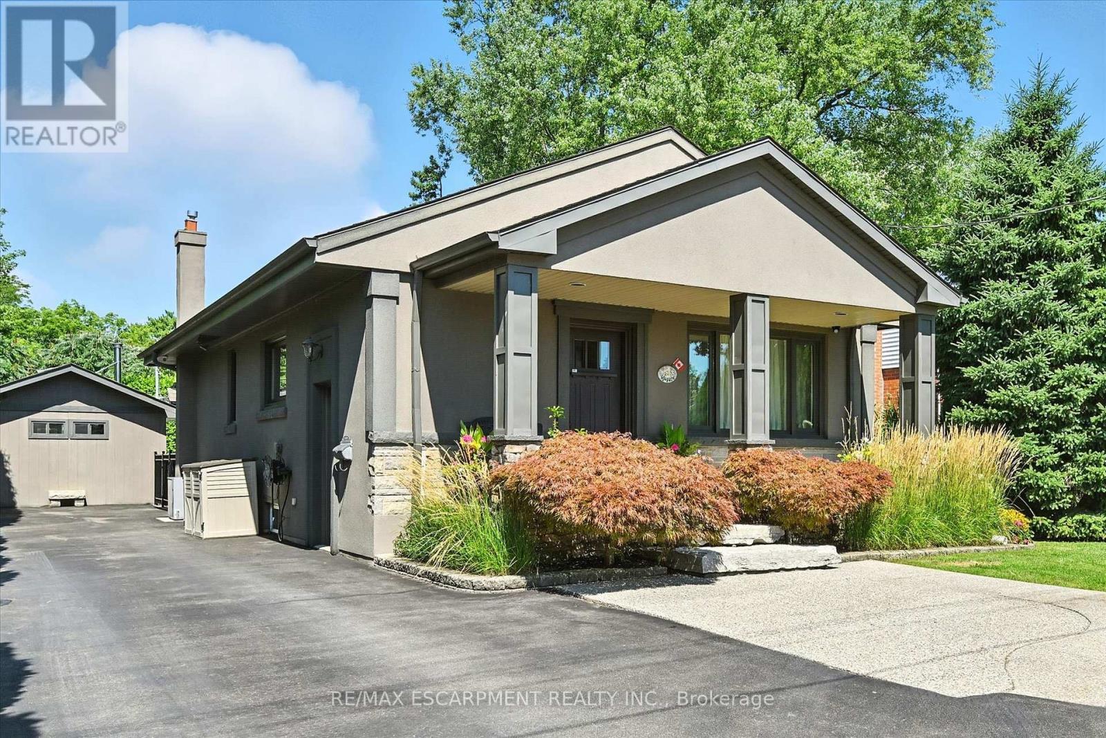 2209 Ghent Avenue, Burlington, ON