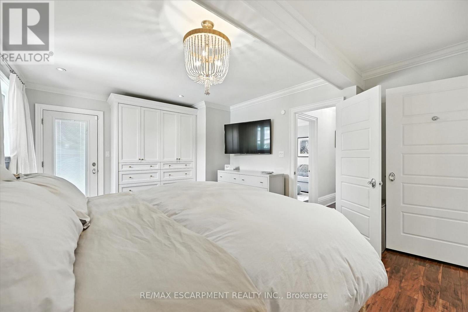 2209 Ghent Avenue, Burlington, ON