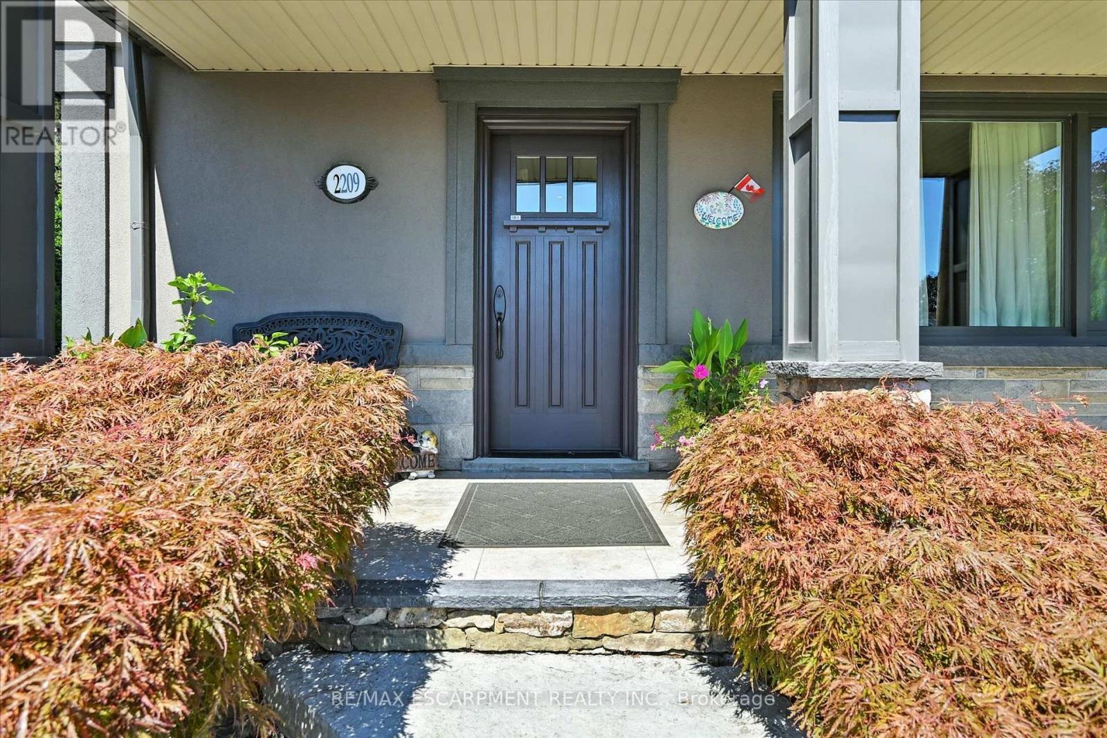 2209 Ghent Avenue, Burlington, ON