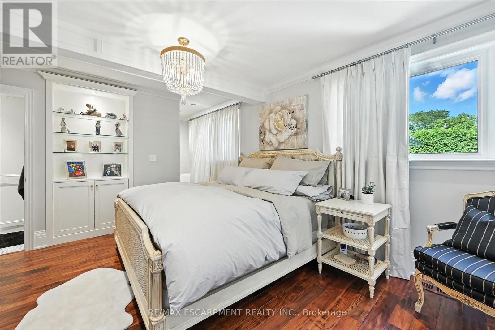 2209 Ghent Avenue, Burlington, ON