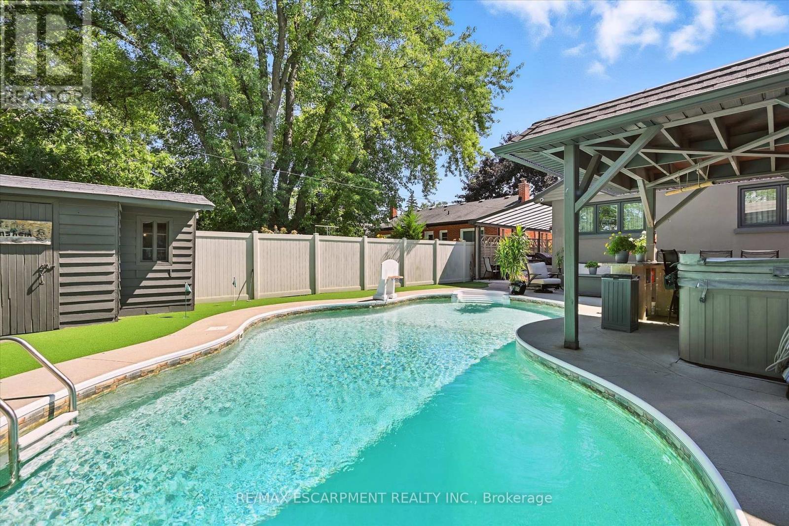 2209 Ghent Avenue, Burlington, ON