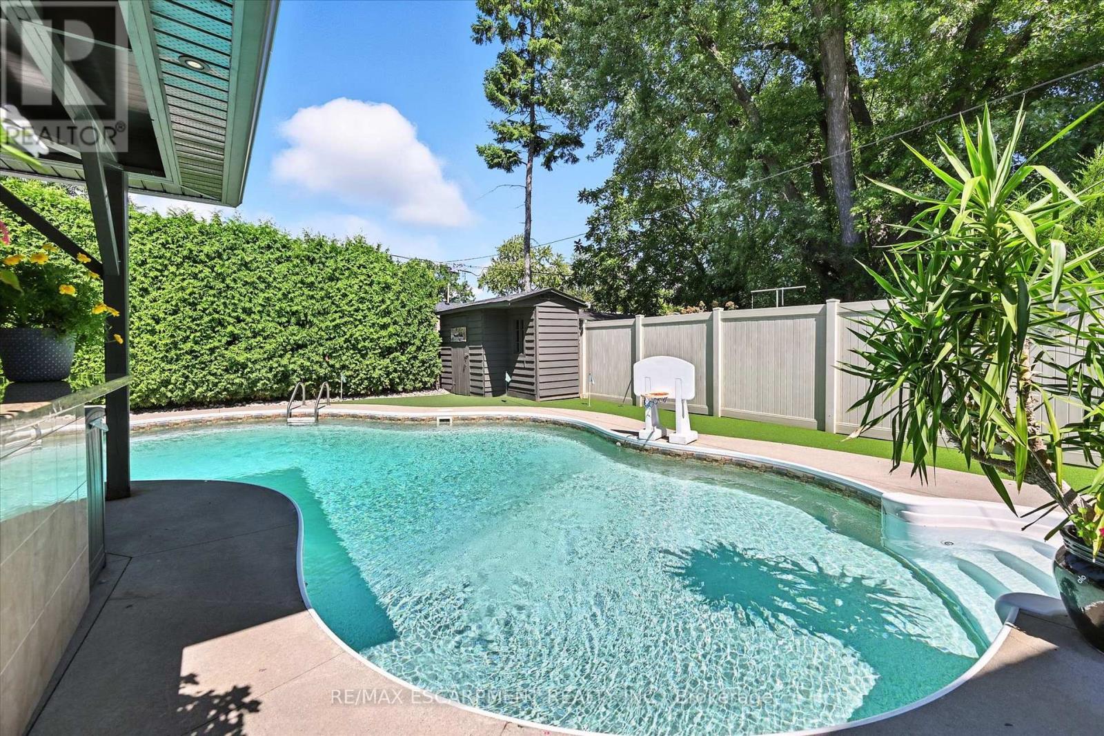 2209 Ghent Avenue, Burlington, ON