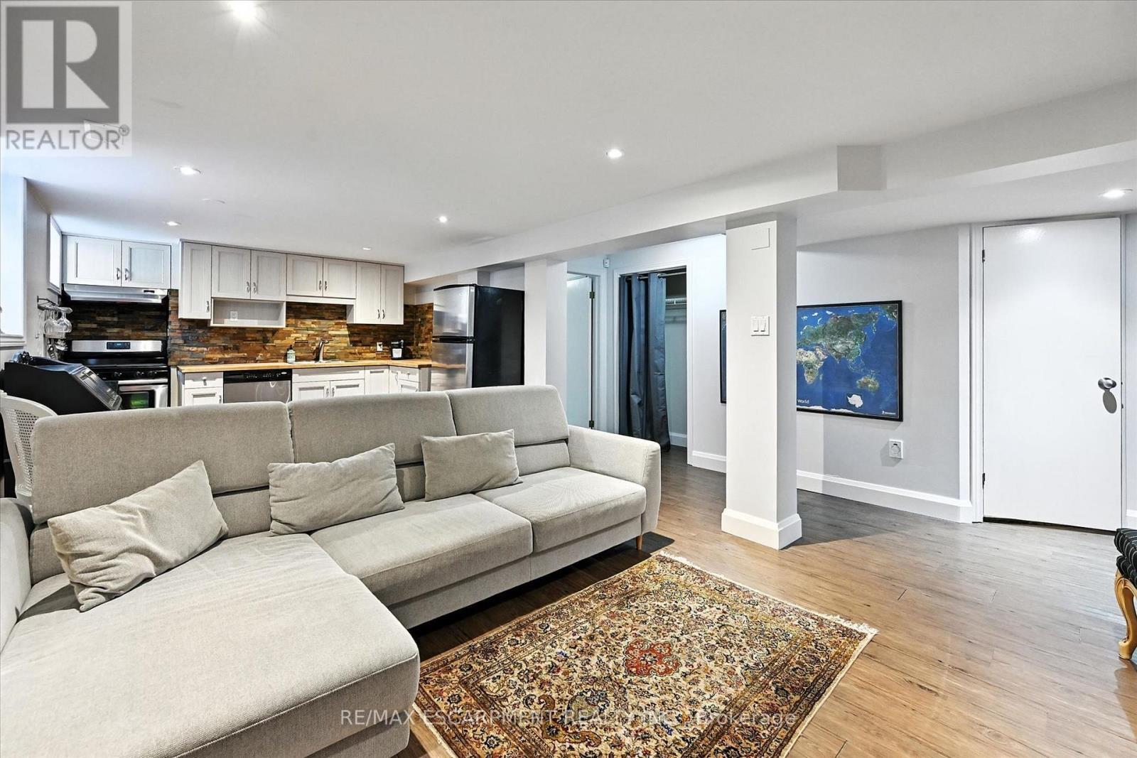 2209 Ghent Avenue, Burlington, ON