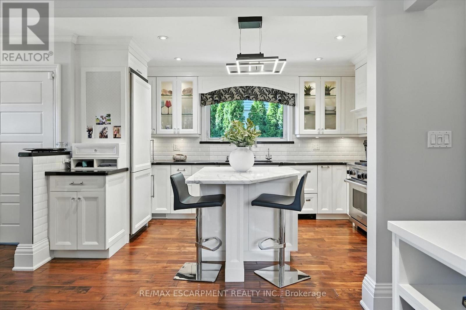 2209 Ghent Avenue, Burlington, ON