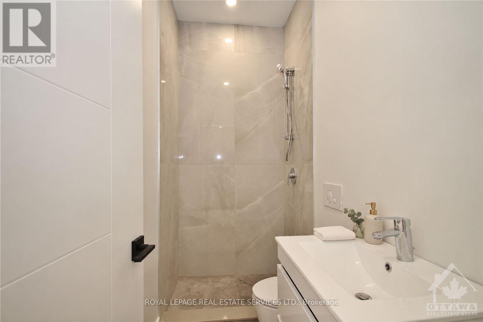 4B Huron Avenue N, Ottawa, ON