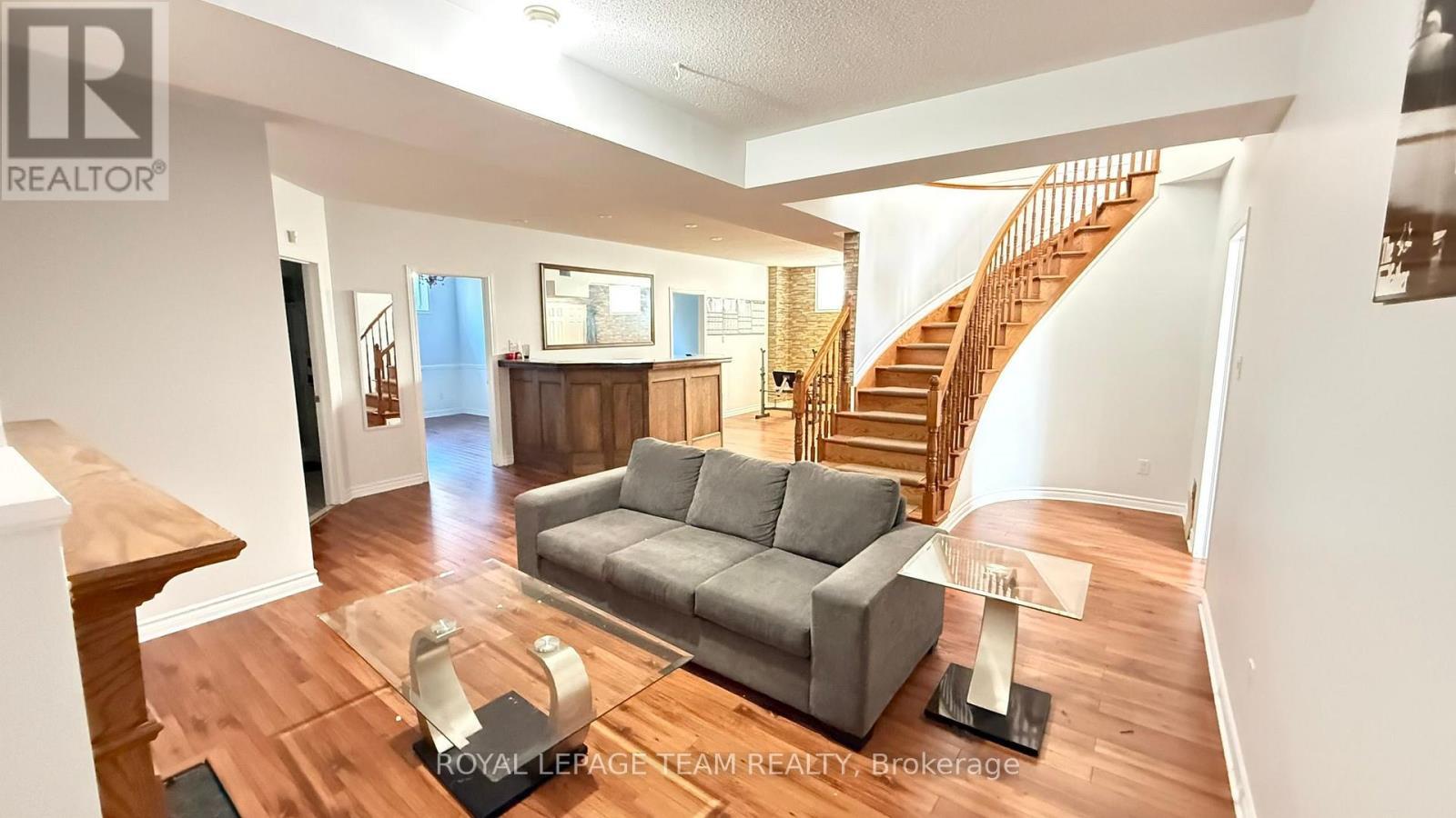 3 Samuel Mann Avenue, Ottawa, ON