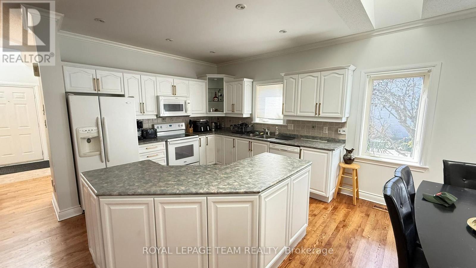 3 Samuel Mann Avenue, Ottawa, ON