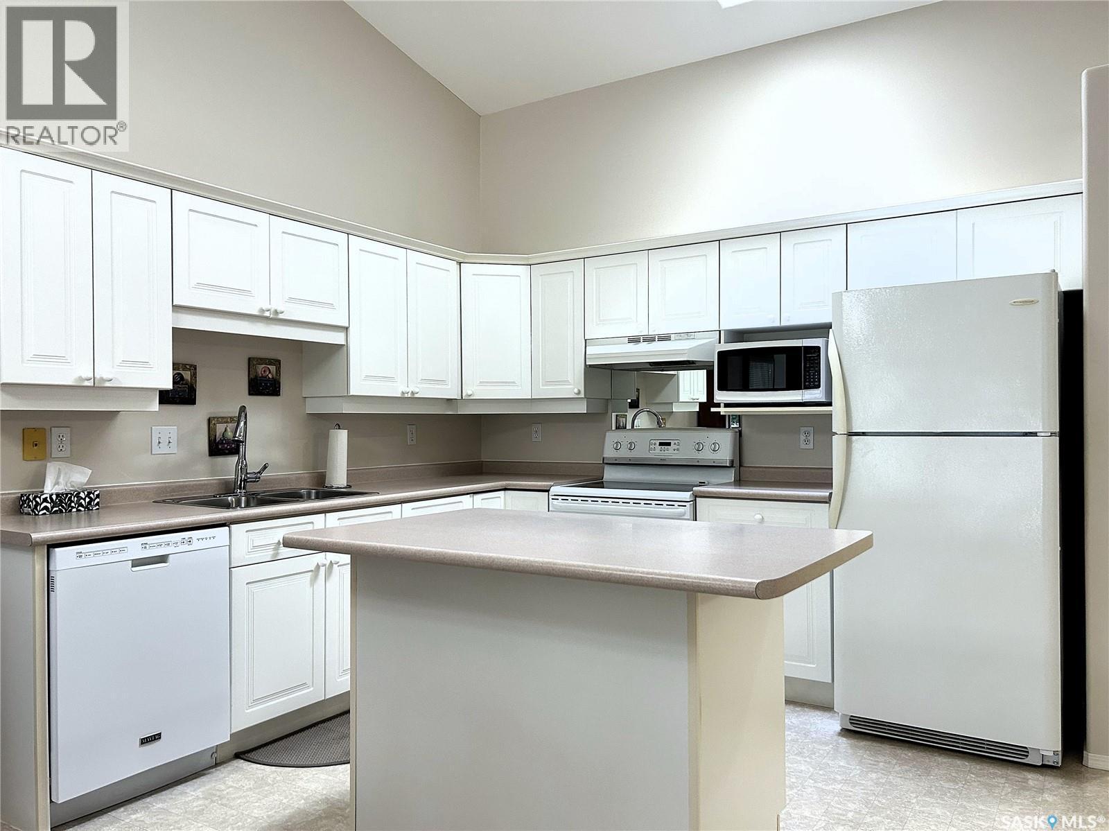 240 815 Heritage Green, Saskatoon, SK