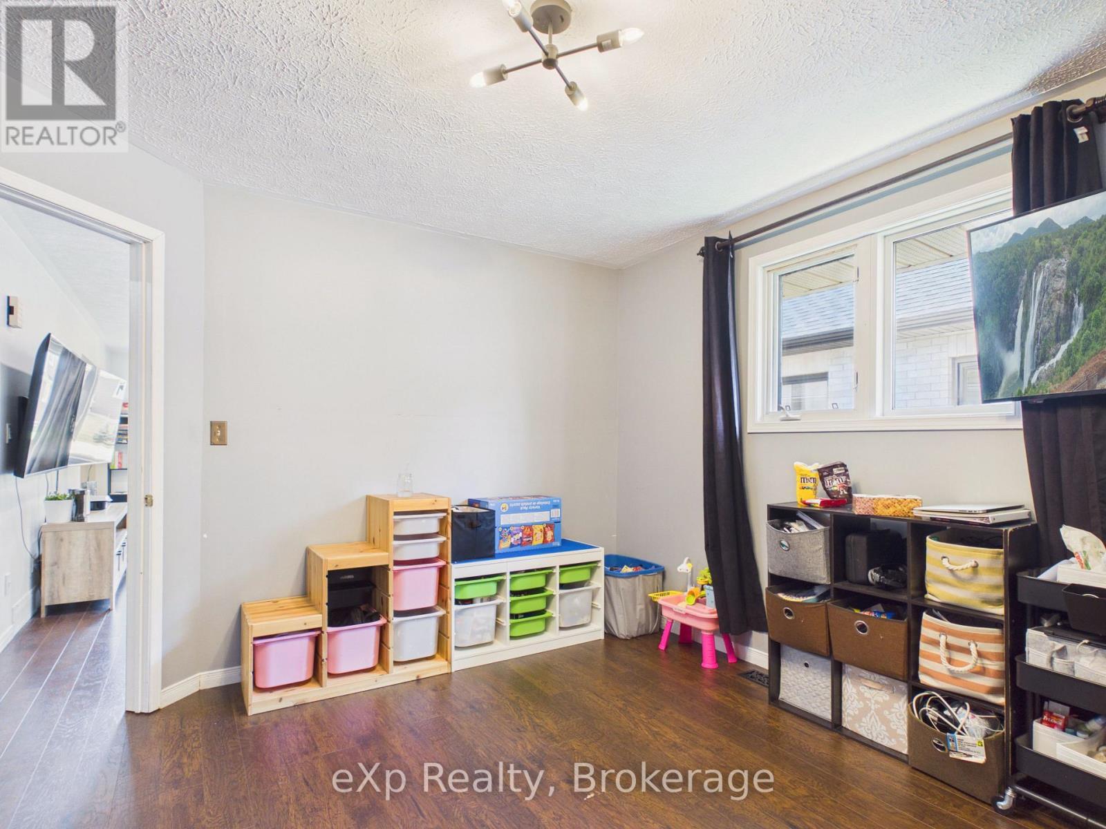1103 Marietta Street, Howick, ON