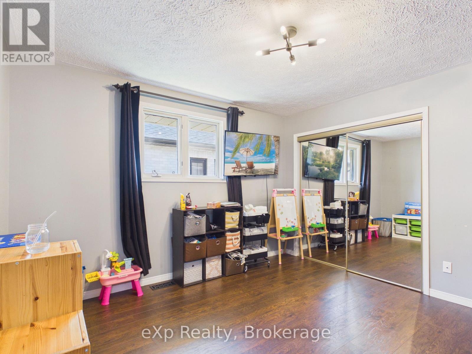 1103 Marietta Street, Howick, ON