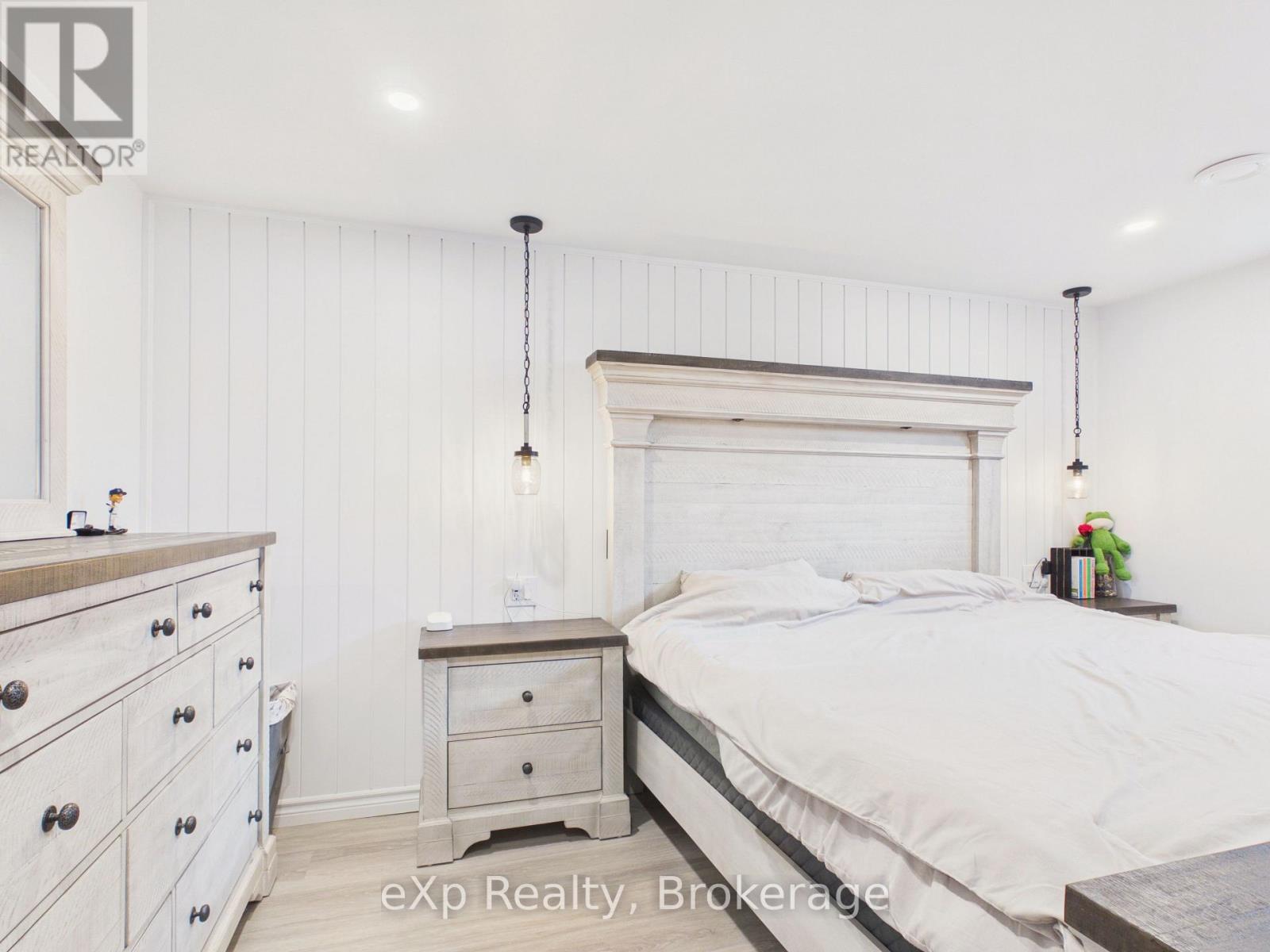 1103 Marietta Street, Howick, ON