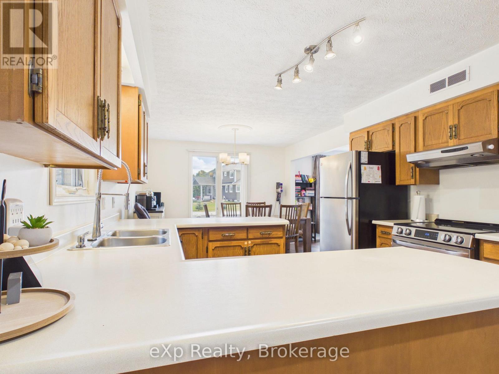 1103 Marietta Street, Howick, ON