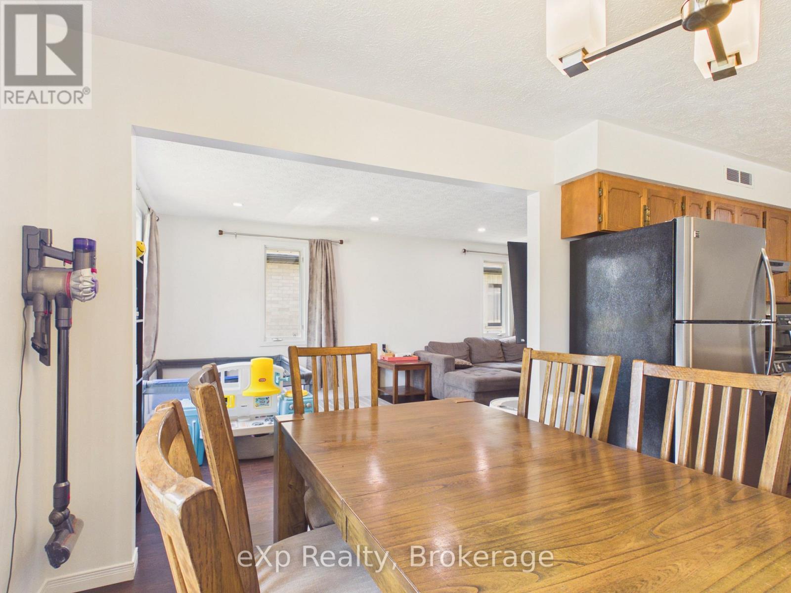 1103 Marietta Street, Howick, ON