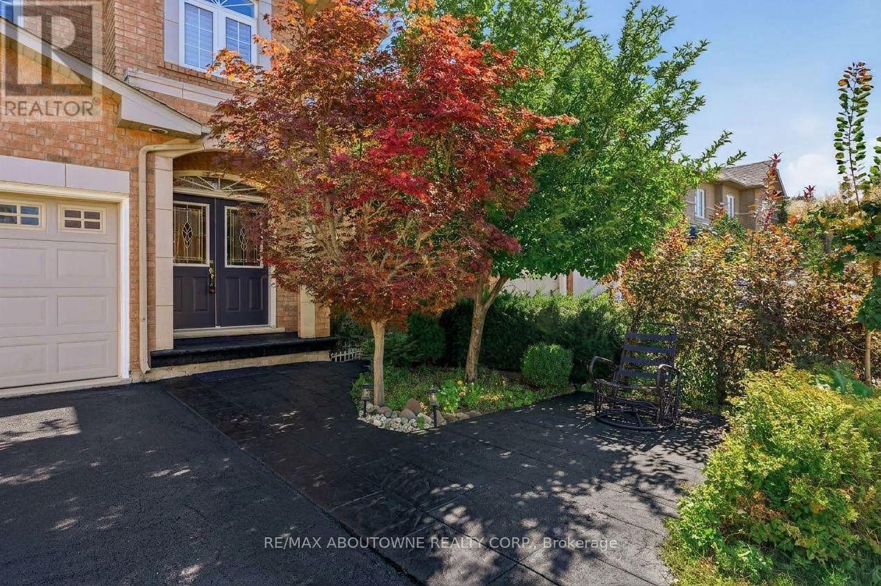 2381 Grand Oak Trail, Oakville, ON