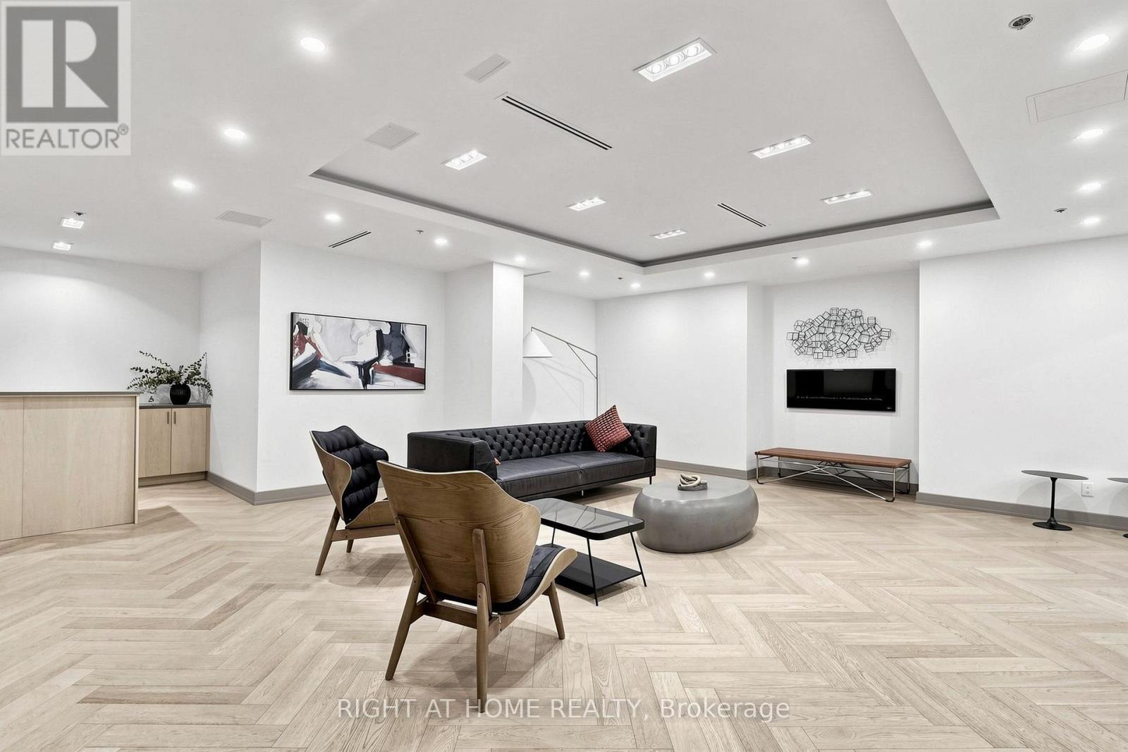 307 - 36 Howard Park Avenue, Toronto, ON