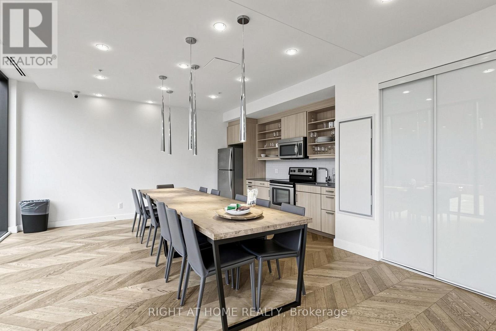 307 - 36 Howard Park Avenue, Toronto, ON