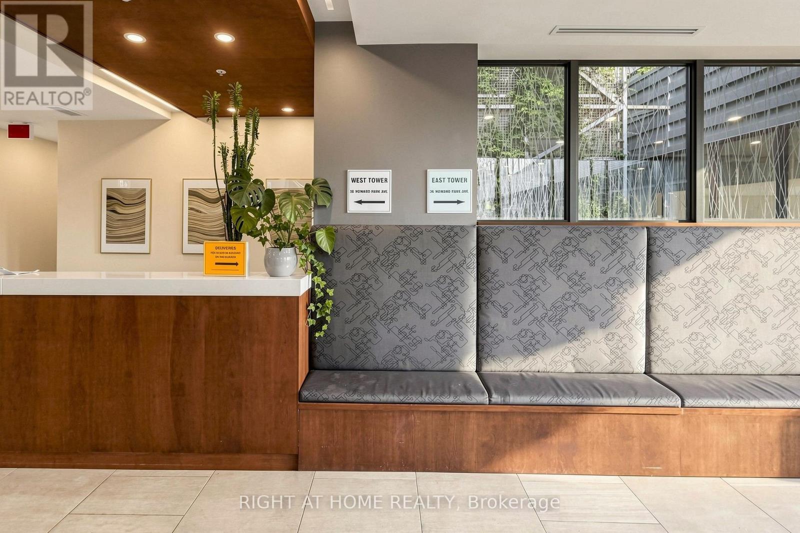 307 - 36 Howard Park Avenue, Toronto, ON