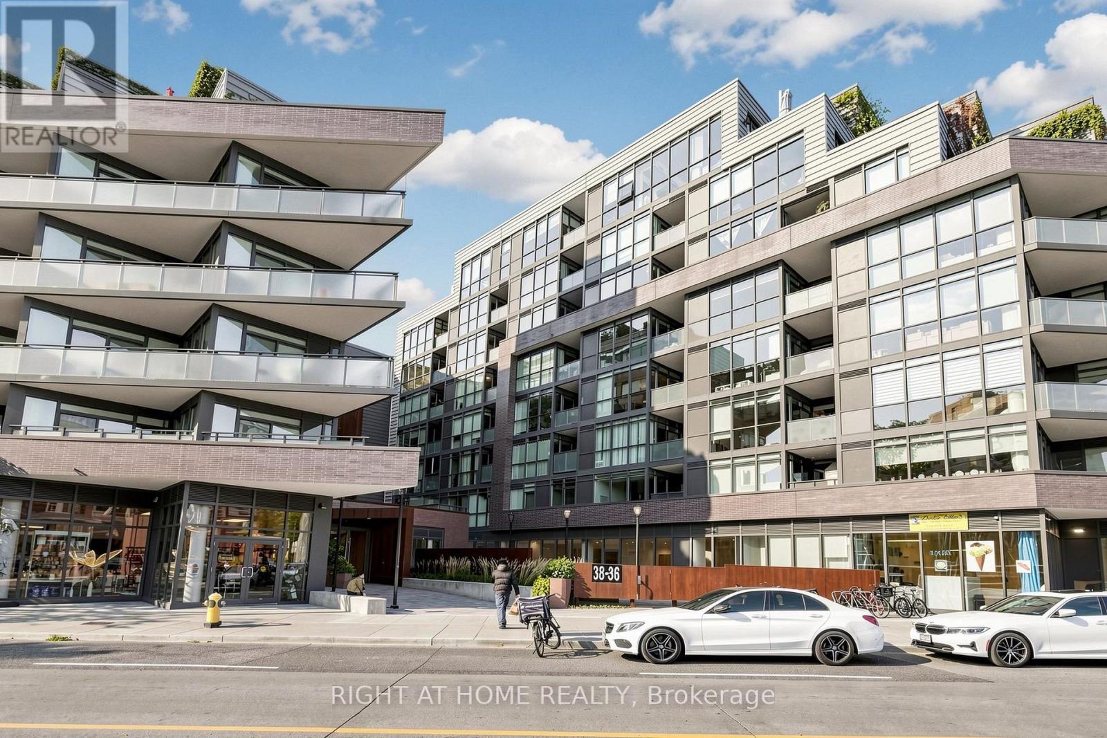 307 - 36 Howard Park Avenue, Toronto, ON