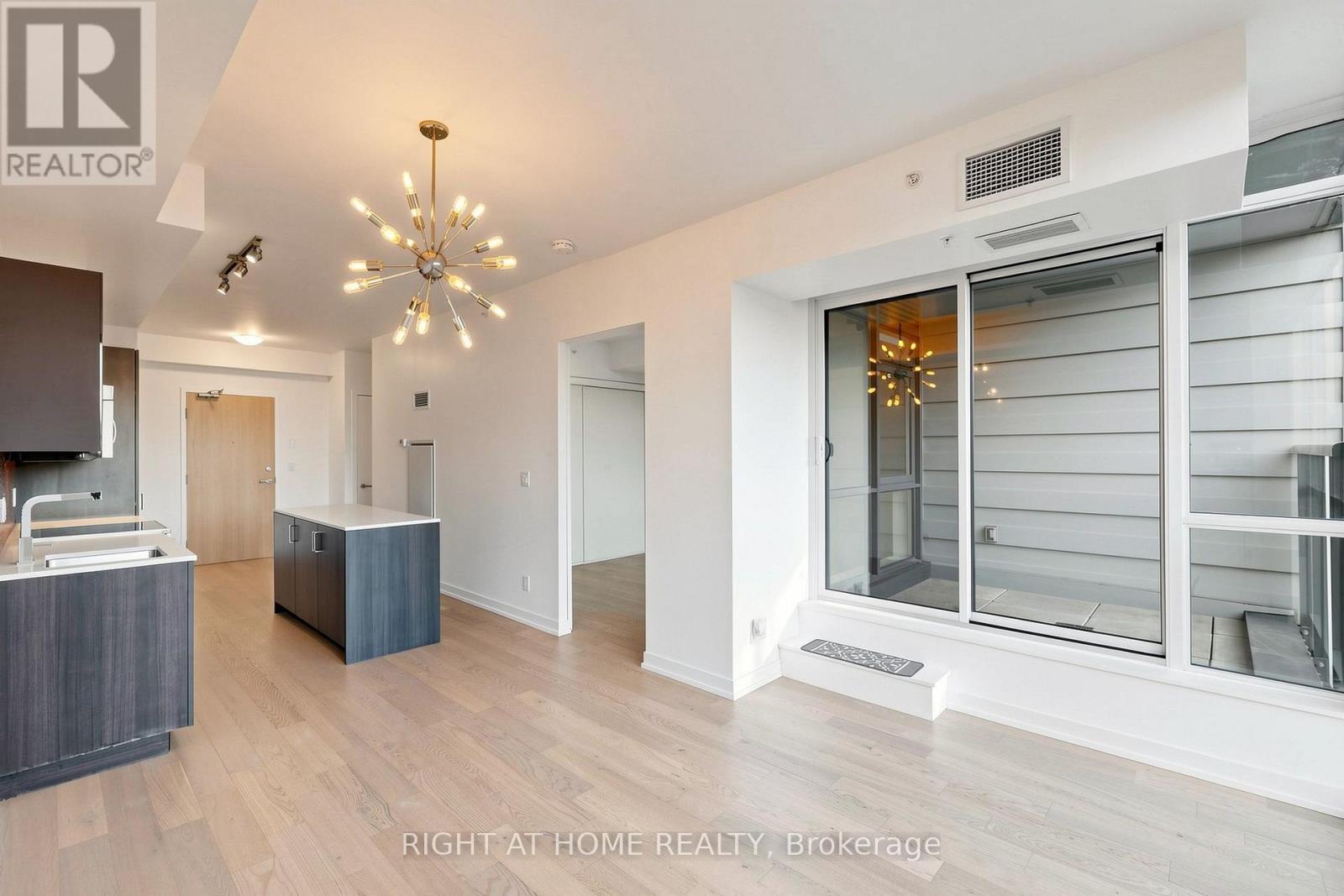 307 - 36 Howard Park Avenue, Toronto, ON
