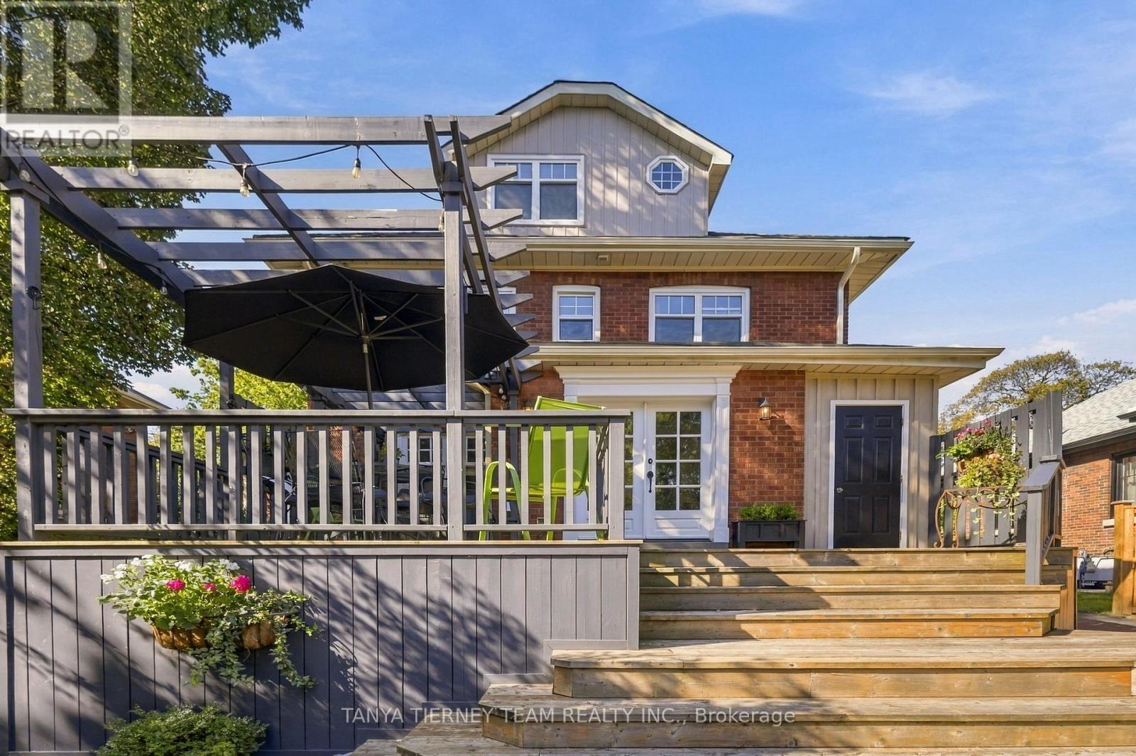 511 Centre Street S, Whitby, ON