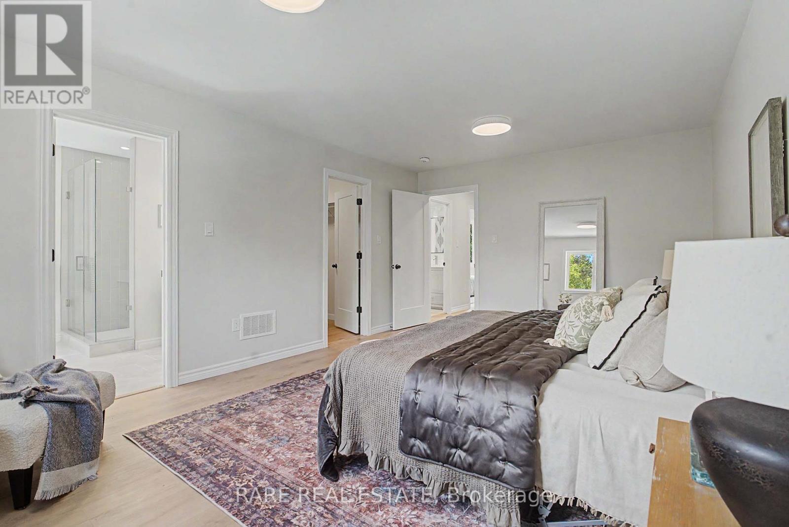 521 Hickory Avenue N, Whitby, ON