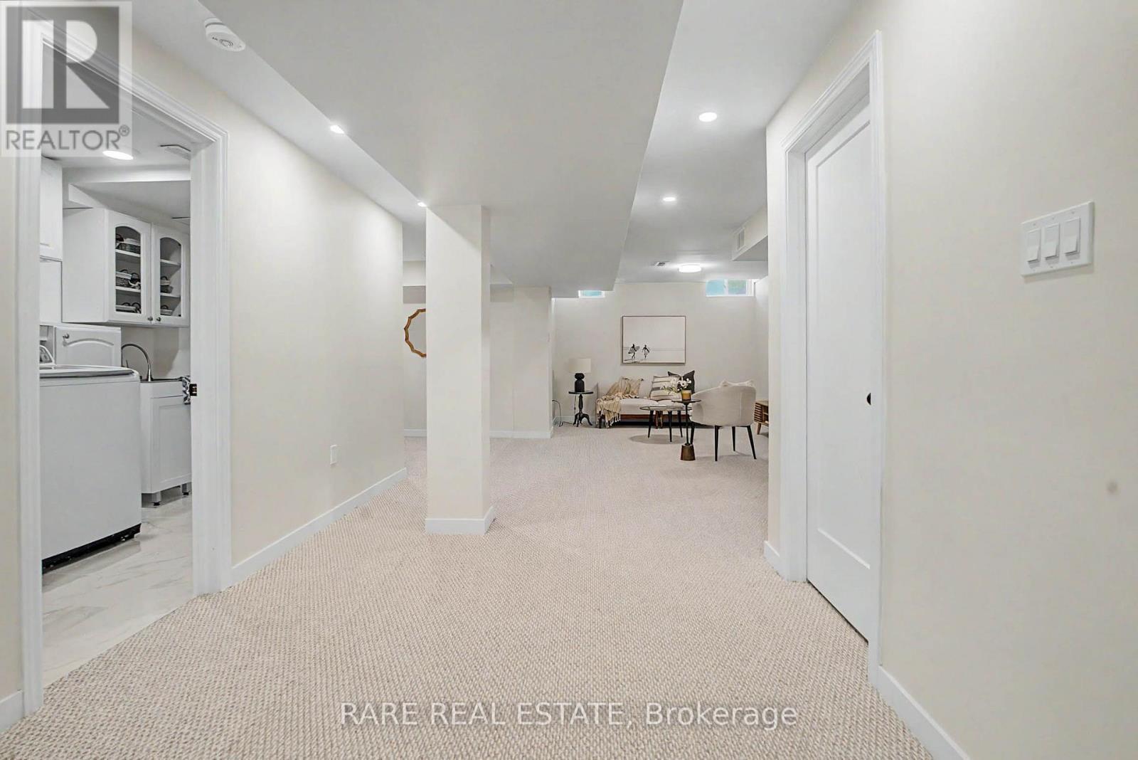 521 Hickory Avenue N, Whitby, ON