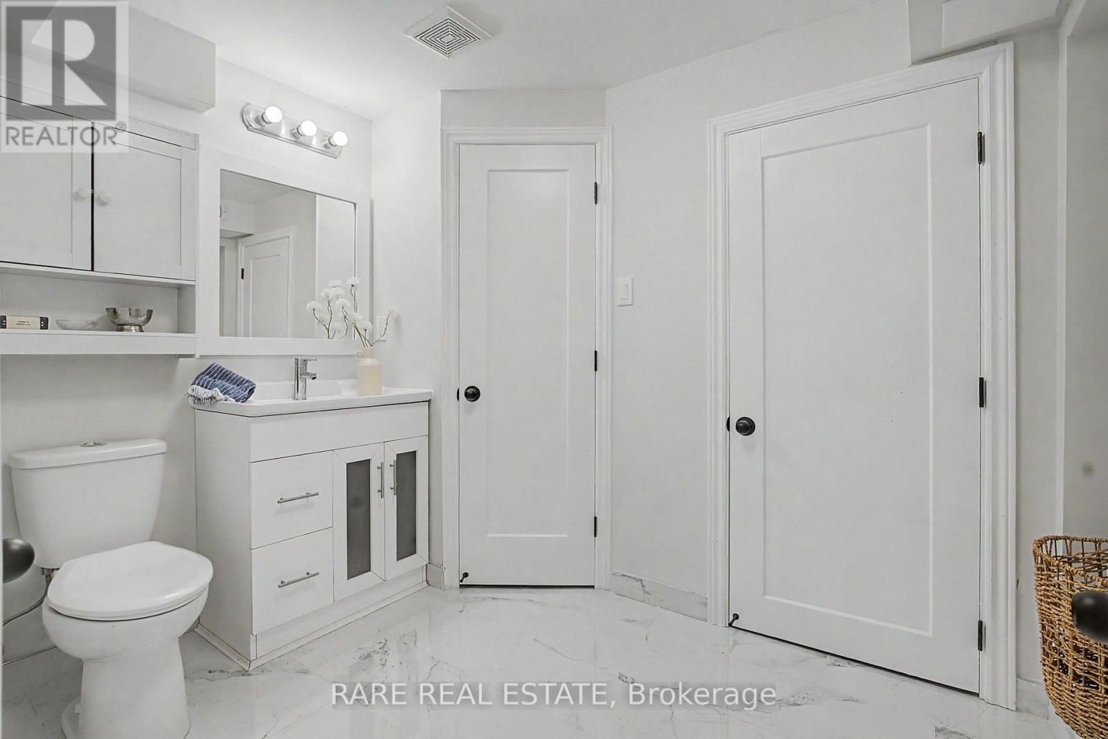 521 Hickory Avenue N, Whitby, ON