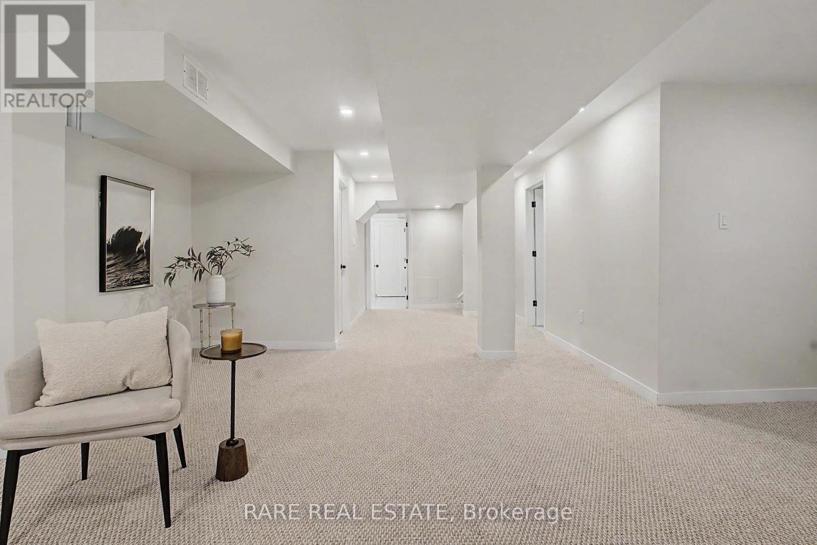 521 Hickory Avenue N, Whitby, ON