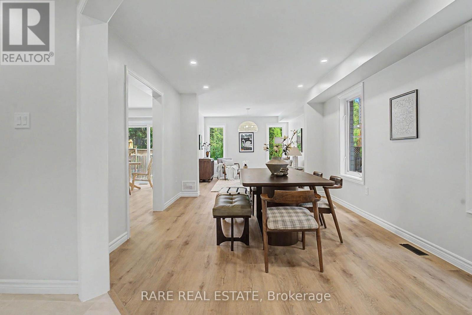 521 Hickory Avenue N, Whitby, ON