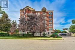 PH3 - 35 HUNT AVENUE Richmond Hill, ON L4C 4H1