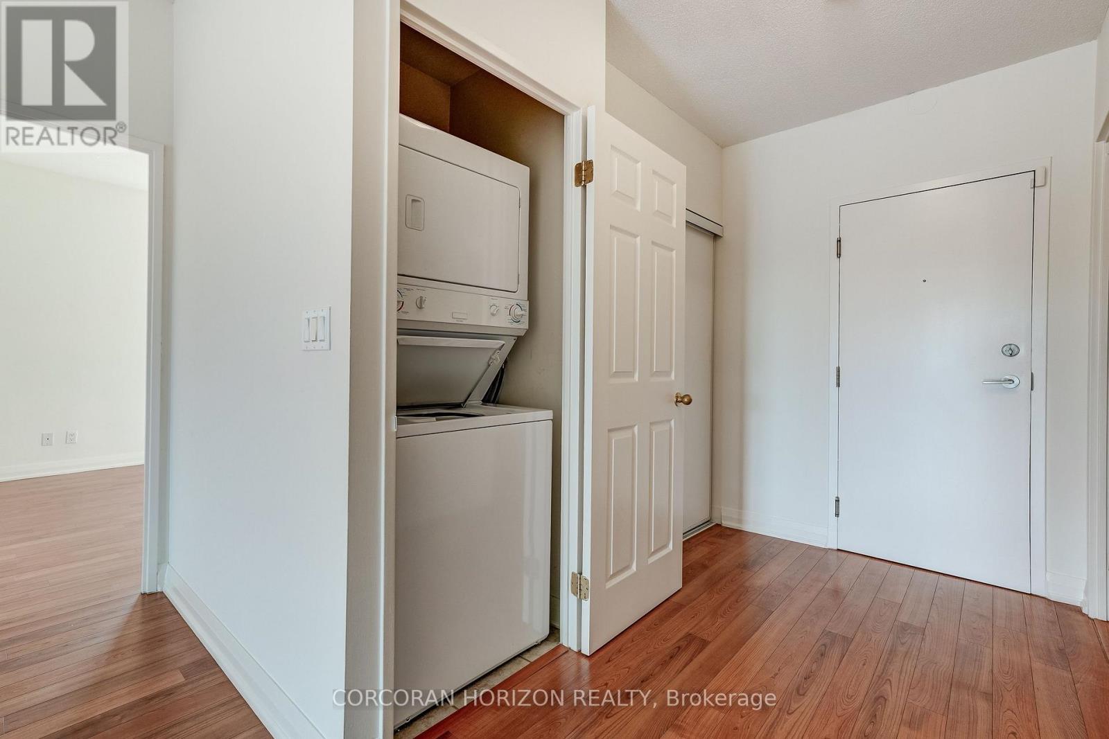 In suite wsher & dryer - Ph3 - 35 Hunt Avenue, Richmond Hill, ON