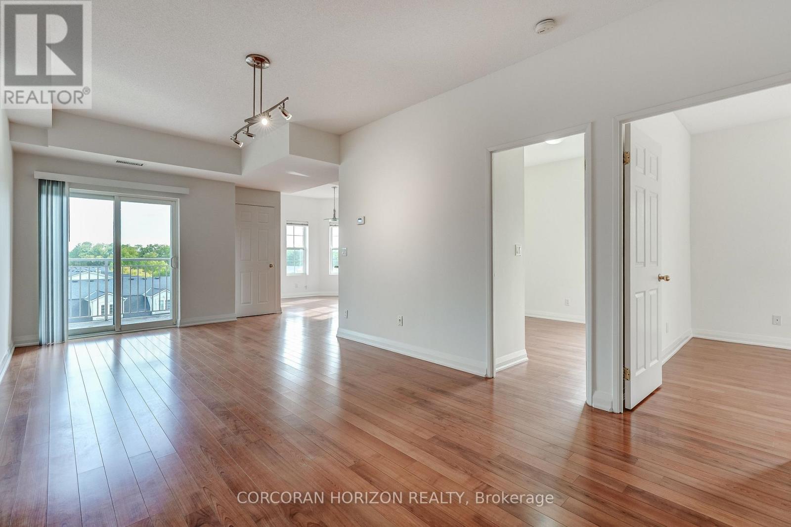 Split layout with primary on opposite side - Ph3 - 35 Hunt Avenue, Richmond Hill, ON