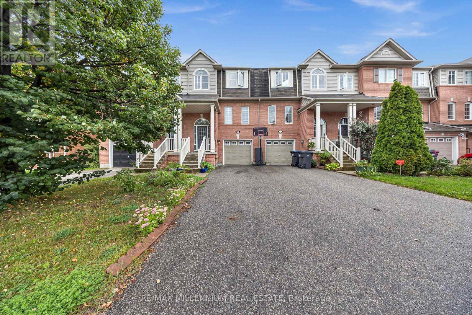 39 Decker Hollow Circle, Brampton, ON