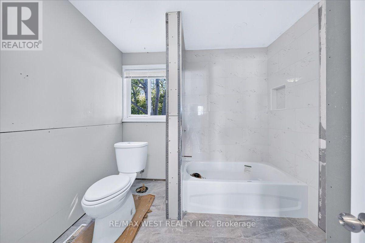 17 Heather Street, Caledon, ON